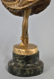 AFFORTUNATO GORY, La  Bailarina, escultura de bronce y marfil, firmado A. Gory. Paris en la base. Pedestal  de mármol v