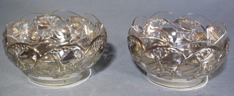 Cuatro Piezas, 2 jarras de cristal y metal plateado. W.M.F. y 2 centros. 4 Piezas.