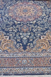 Alfombra de estilo Persa, de algodón. Diseño floral. 290 x 200 cm.