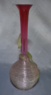 Florero alto murano rosa, verde y neutro. Con Cascadura en la boca. 36 cm.