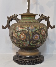 Vaso chino cloisonné, transformado en lámpara, Alto con base: 36 cm.