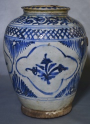 Antiguo Vaso Persa, de cerámica con esmalte azul, transformado en lámpara. Cachaduras, Restauro. 28 cm.