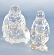 Dos figuras chinas en cristal de roca. Sin bases. Alto: 8 y 7,5 cm.