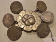 Pequeña Rastra con monedas Bolivianas del siglo XIX.