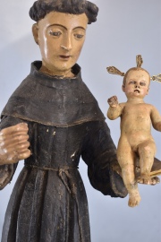 San Antonio con el Niño Jesús, talla madera, faltantes, desperfectos. -228 y 229- Alto 61 cm.