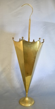 PARAGÜERO DE BRONCE DORADO, en forma de paraguas. Alto: 82 cm. -201