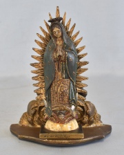 Nuestra Señora de Guadalupe, talla en madera policromada, con ménsula.