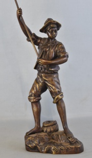 Pescador, escultura de bronce. Alto: 39 cm.