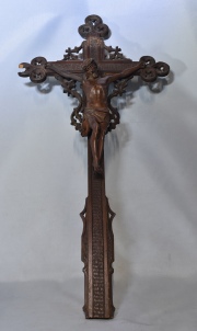 Cristo, talla en madera, faltantes. Alto: 81 cm.