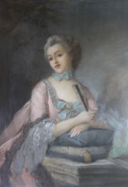 Mujer con abanico, pastel firmado A. Claudie. Mide 66 x 55 cm.