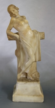 Joven con el torso desnudo, escultura de alabastro, firmada atrás Giusto Viti. Alto: 46 cm.