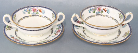 Tres tazas de consomé de porcelana inglesa Mintons.