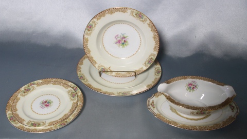 Juego de mesa Noritake crema con flores. Ocupied Japan. 39 Piezas.