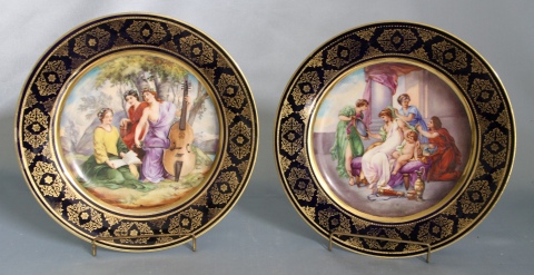 Dos platos de porcelana de Viena: Alegoría de la Música y Venus y Cupido. Diámetro: 24,5 cm.