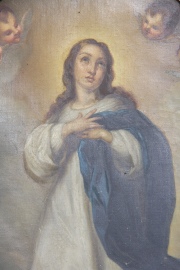 Virgen Inmaculada con Ángeles, óleo con marco dorado y tallado, restauros. Mide: 50 x 22 cm. Alto marco: 76 cm.