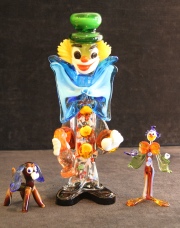 Tres figuras de Murano. Alto: 24, 11 y 6 cm. (41)