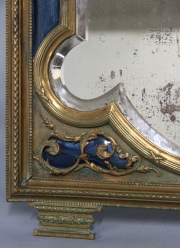 Espejo de mesa de bronce y esmalte azul. Alto: 46 cm. Francia, circa 1900.