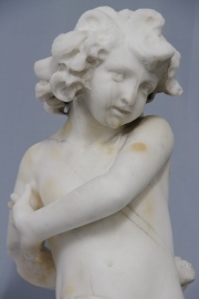 Cupido, escultura de mármol. Faltantes, roturas. Alto: 58 cm. Italia, fines siglo XIX.